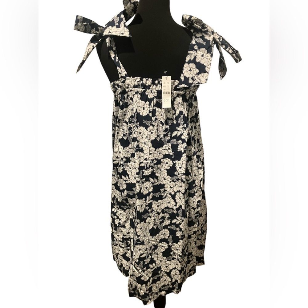 NWT J.Crew cotton sundress
Size medium
Blue and white floral - Picture 2 of 8